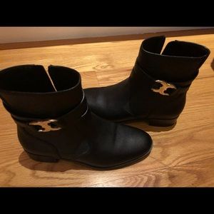 Tory Burch size 8 M boots